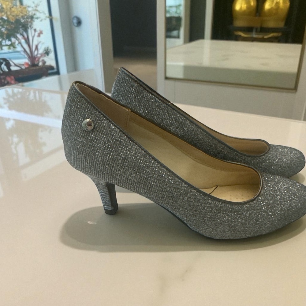 Life Stride Sparkling Silver Heels - Picture 3 of 4
